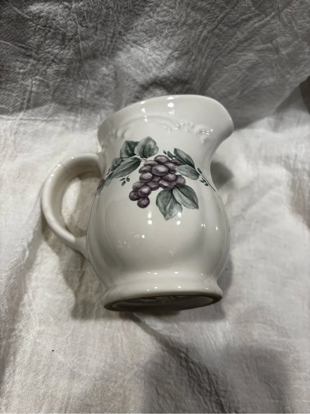 Vintage Pfaltzgraff Grapevine Creamer Pitcher Discontinued Pattern 12 oz